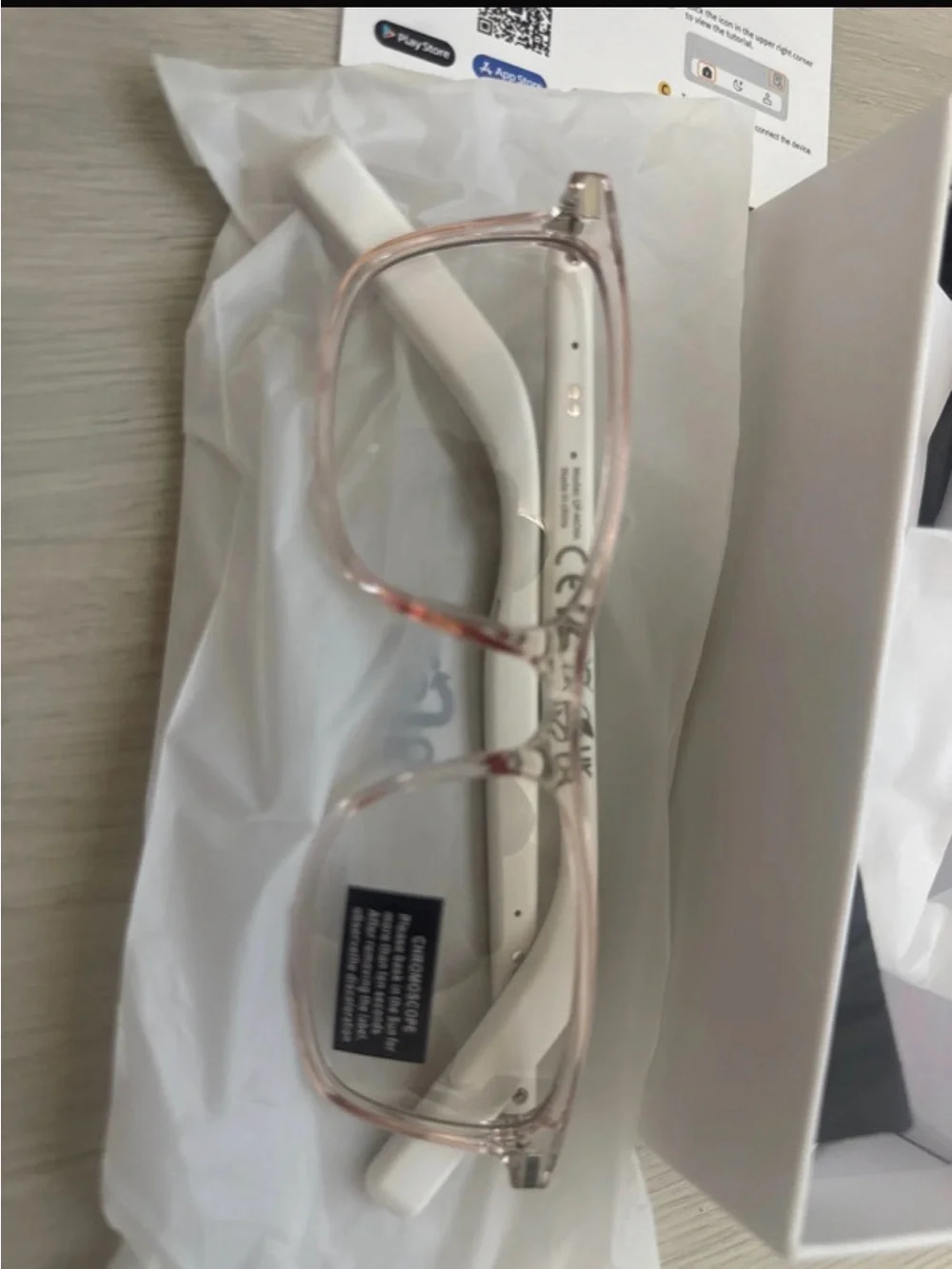 Smart Photochromic Glasses in Pink Transparent Frame